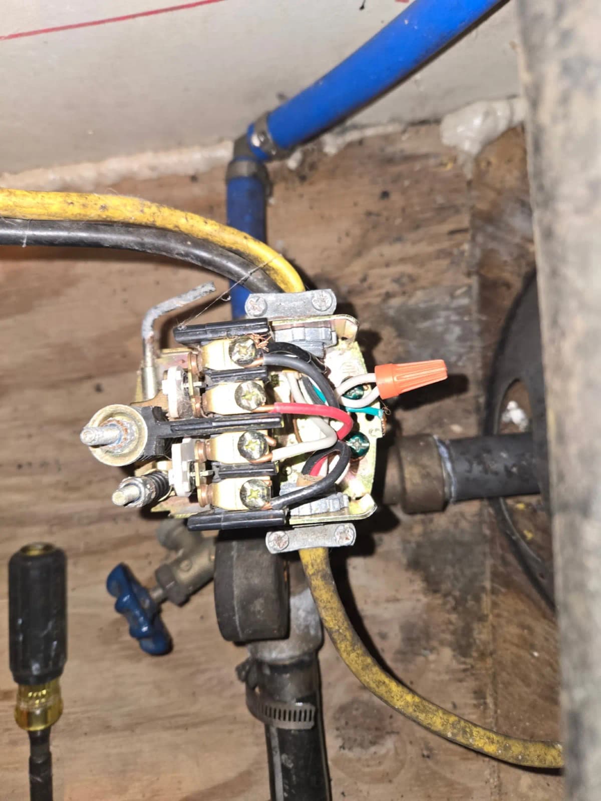 Well pump pressure switch wiring