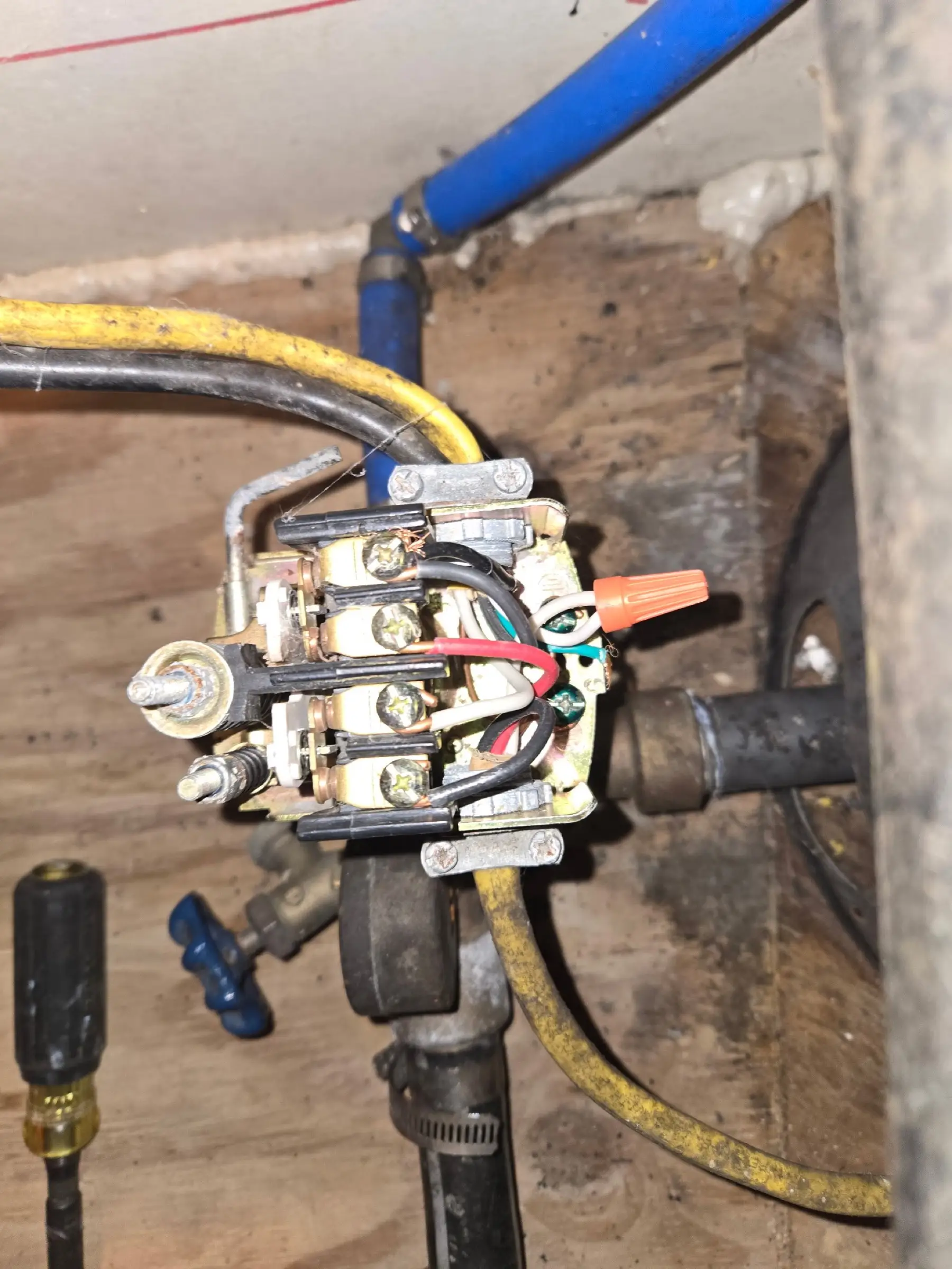 Well pump pressure switch wiring